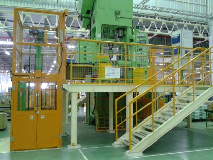 ลิฟท์ในโรงงาน - ระบบลำเลียง ชลบุรี เอ็น ที ซี คอนเวเยอร์